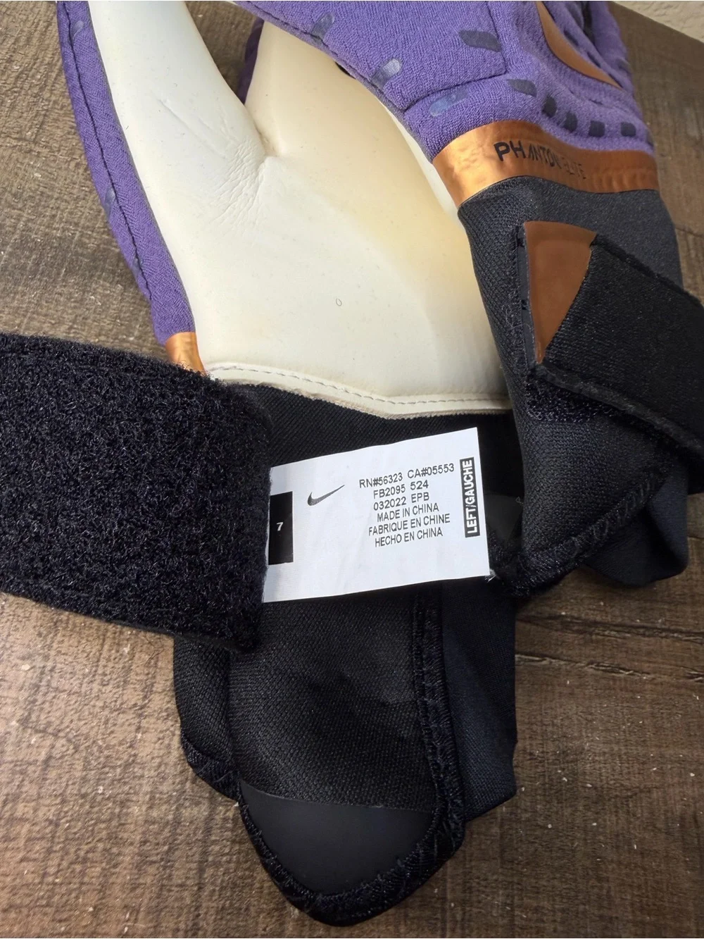 Nike GK Phantom Elite Goalkeeper Soccer Gloves.  - Size 7 Men.